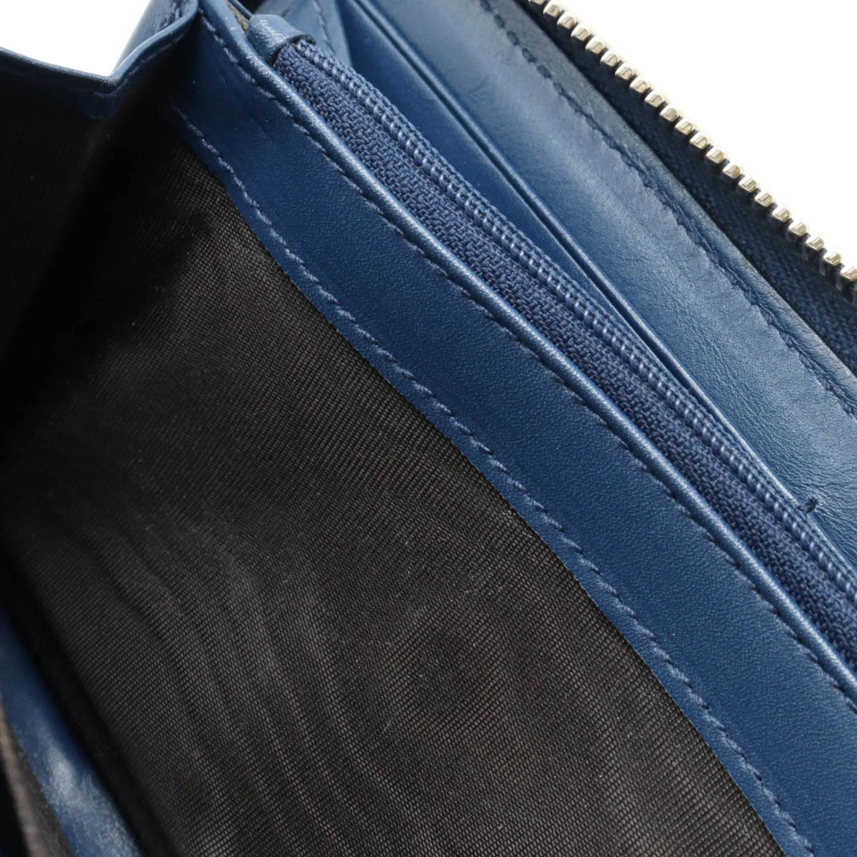 Pre-Owned GUCCI Gucci Diamante Round Long Wallet Leather Blue 307990 (Good)