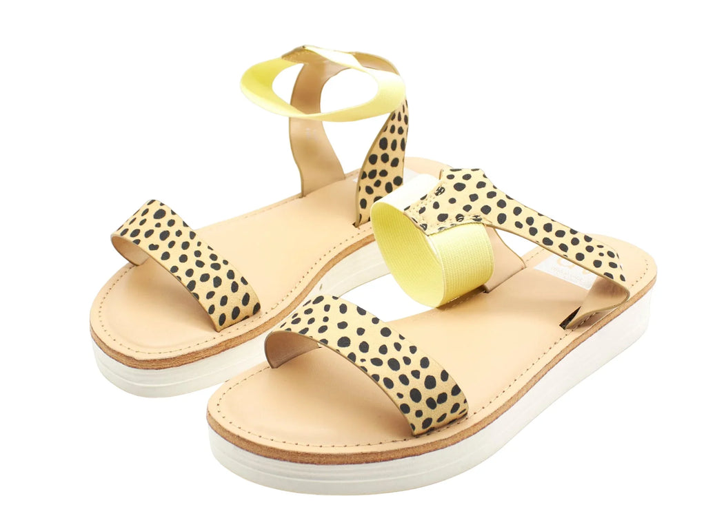 DV by Dolce Vita Hilfa Women's Brown Sandal (size 6)