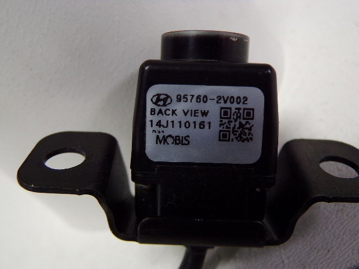 Pre-Owned 12-18 Hyundai Veloster Rear View Backup Camera OEM LKQ (Good)