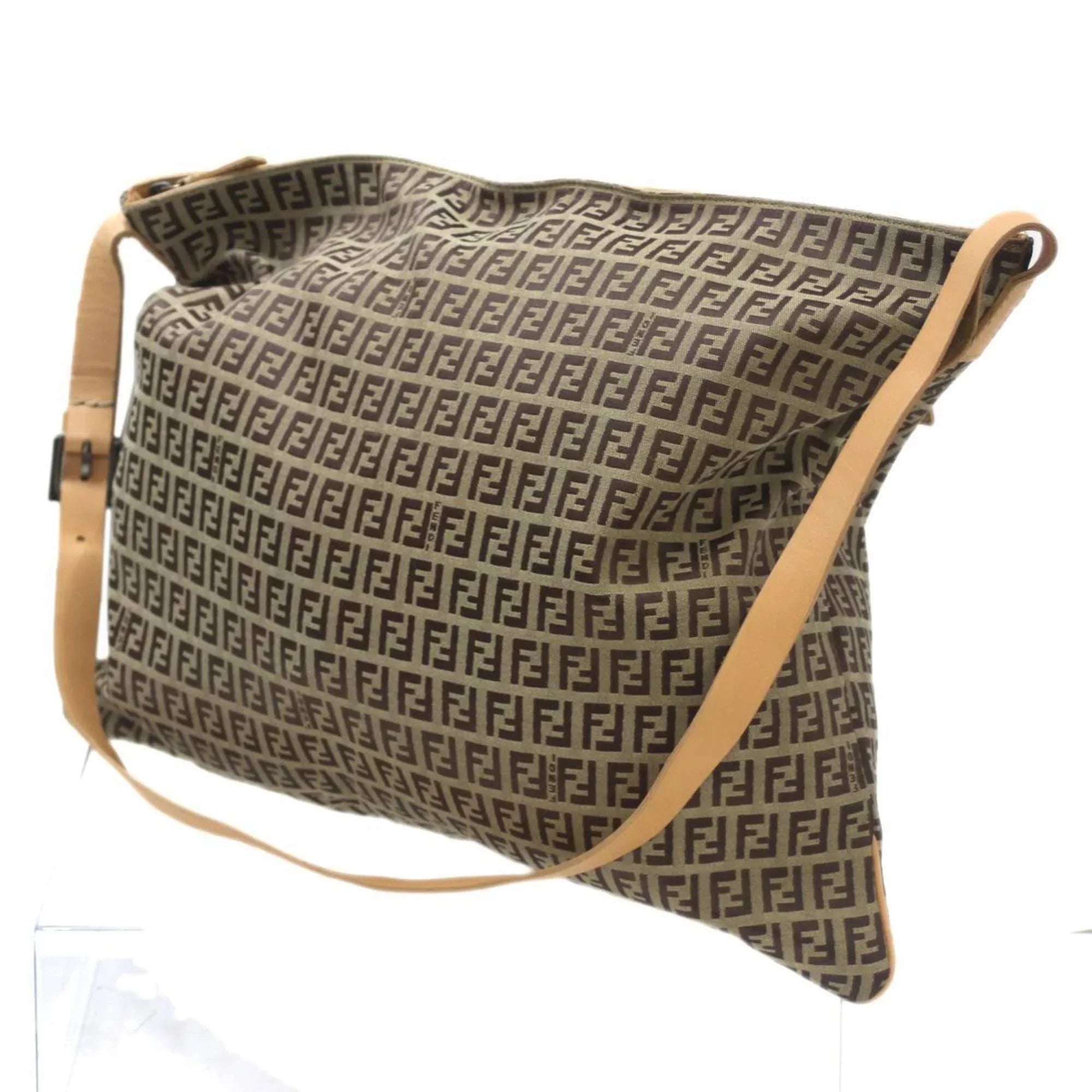 Pre-Owned FENDI Shoulder bag Zucca pattern Brown 2355.7VA020.28E (Good)