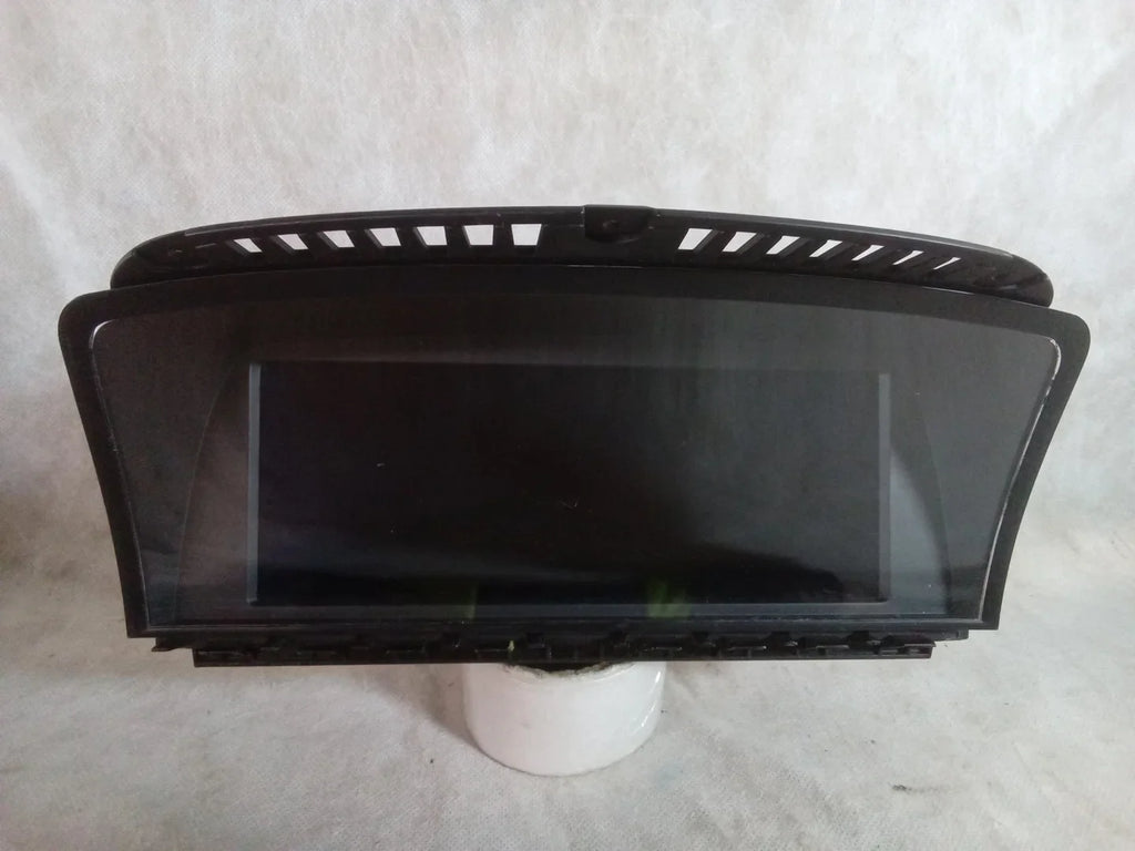 Pre-Owned 2007 BMW 750i Front Dash 8.8 Display Screen 65829157123 OEM LKQ (Good)