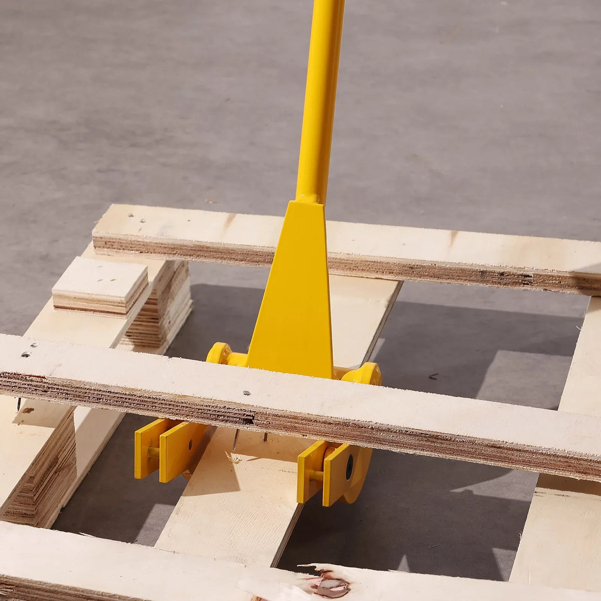 BENTISM Pallet Buster Deck Wrecker Pallet Tool Pry Bar 41-Inch Handle 2000 lbs