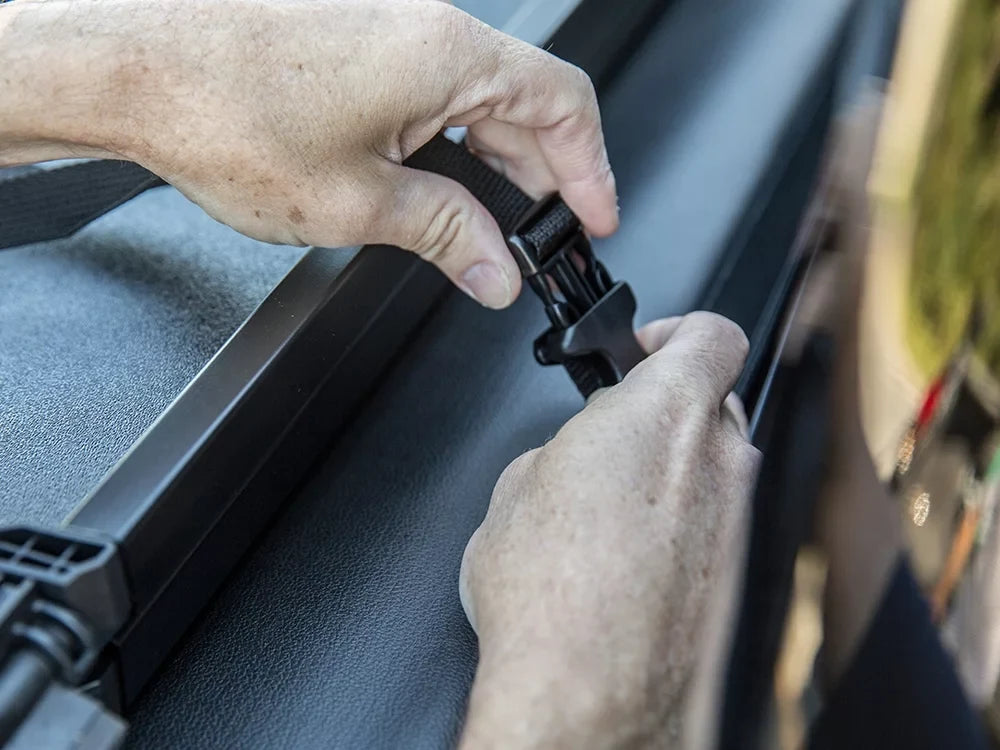 Gator Hybrid Hard Folding Vinyl Tonneau Truck Bed Protection 2014-2018 Toyota Tundra 6.5 Ft Bed w/o Deck System