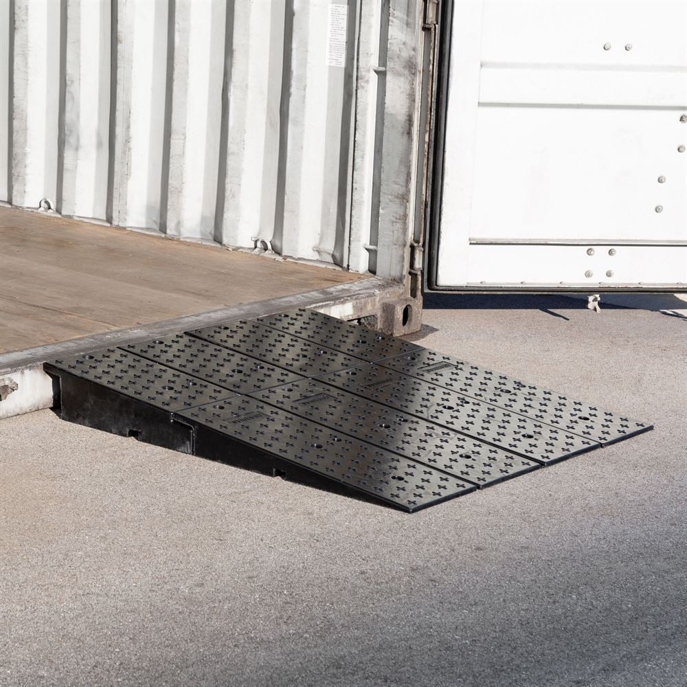 Guardian 20CR44911 Rubber Full-Width Wedge Shipping Container Ramps - 49" x 44"