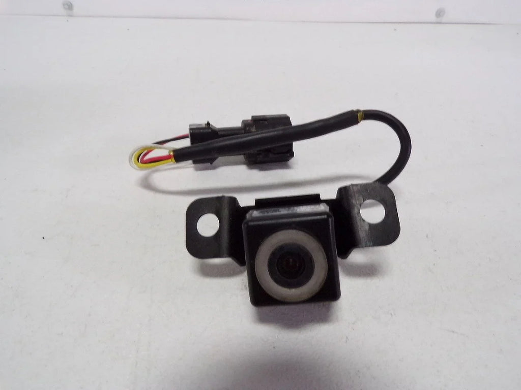 Pre-Owned 12-18 Hyundai Veloster Rear View Backup Camera OEM LKQ (Good)
