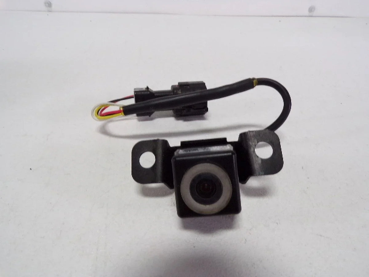 Pre-Owned 12-18 Hyundai Veloster Rear View Backup Camera OEM LKQ (Good)