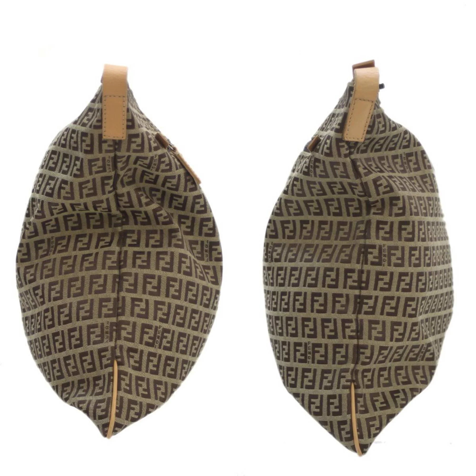 Pre-Owned FENDI Shoulder bag Zucca pattern Brown 2355.7VA020.28E (Good)